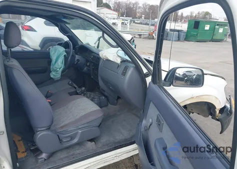 1999 Toyota Tacoma из США, поврежденный, VIN 4TAWM72NXXZ426411